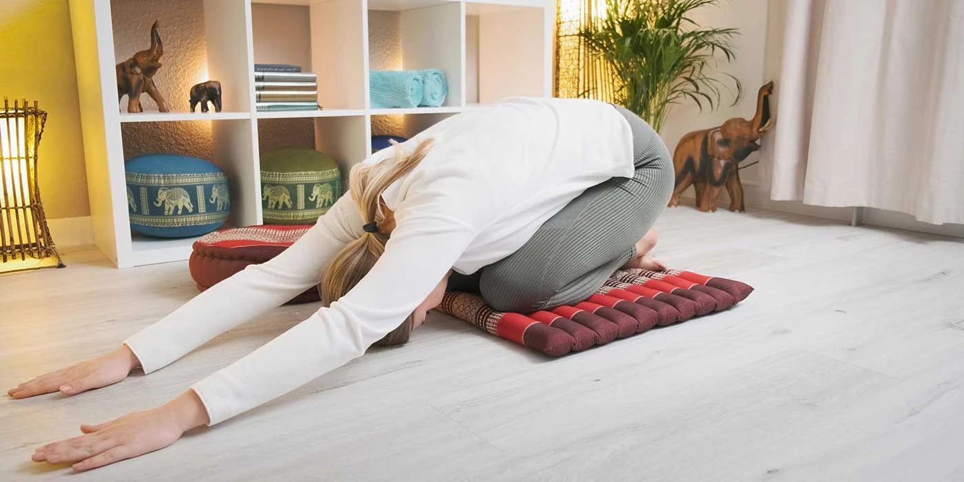 Yoga und Meditation auf Reisen: Entspannung und Achtsamkeit unterwegs