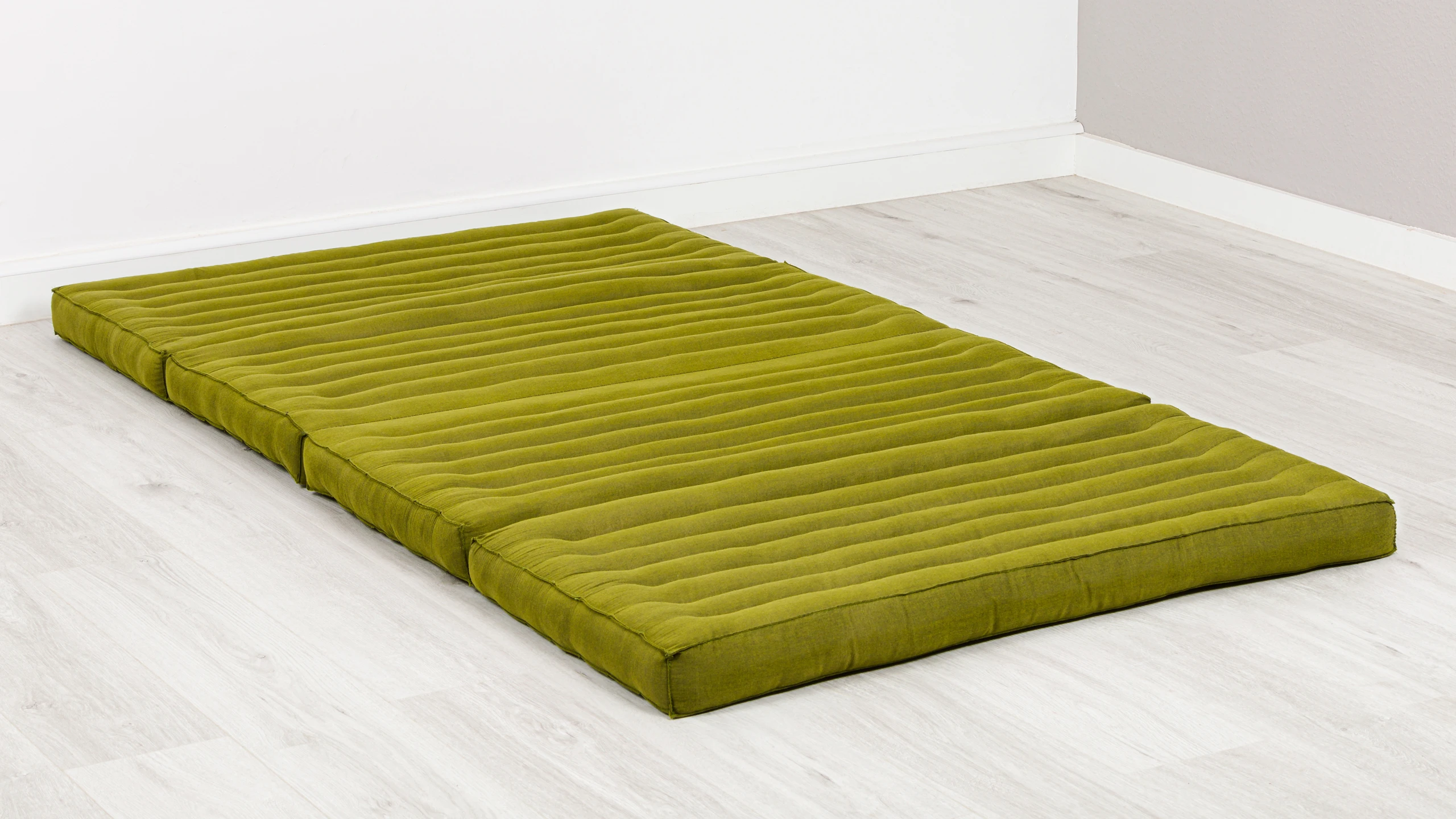'Klappmatratze 110 gruen, einfarbig, freigestellt'