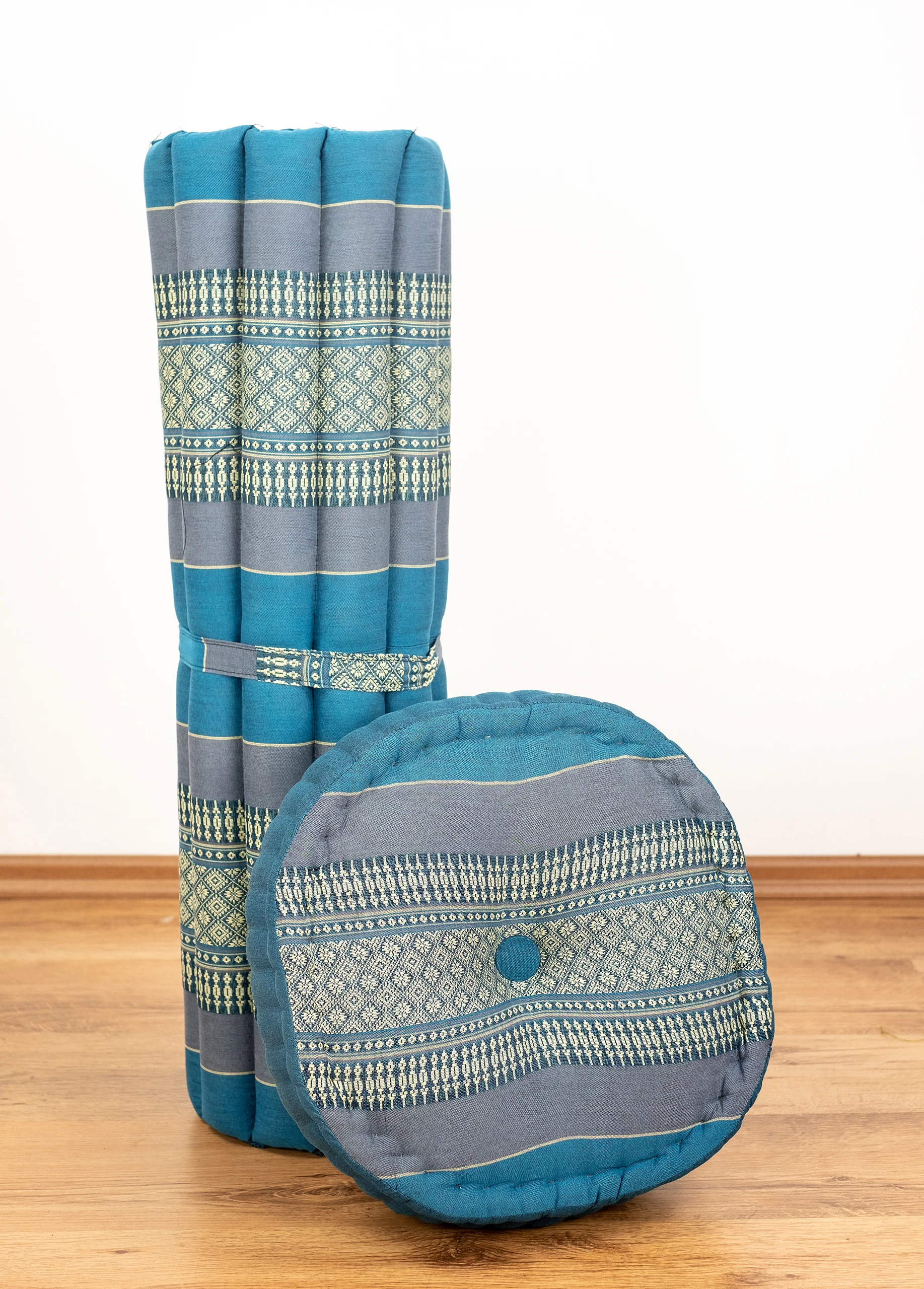 Zafu-Stepp-hellblau-3_frei Kapok Meditationskissen Set XL
